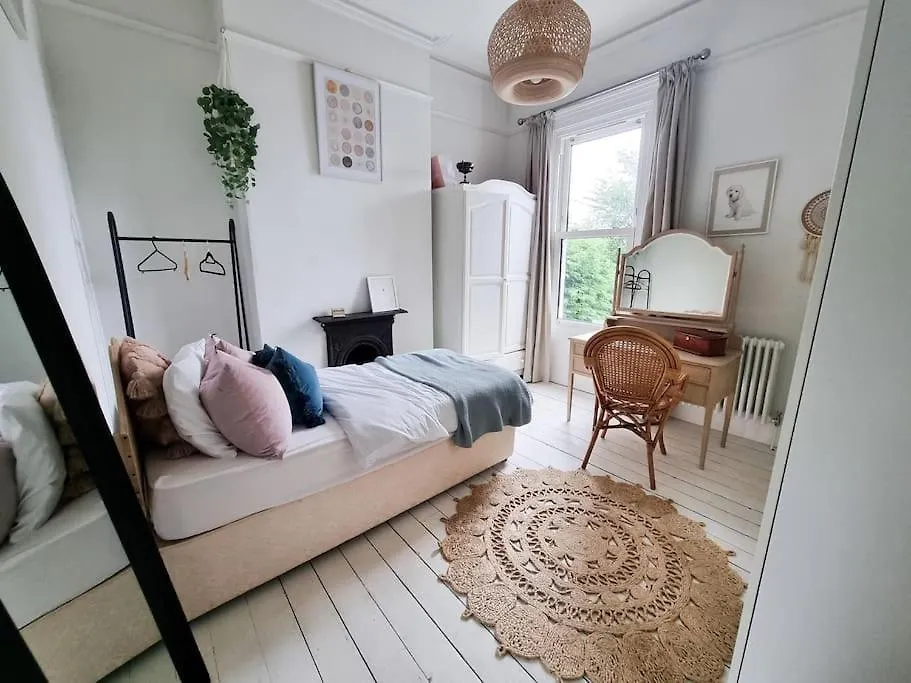 Spacious Victorian Property Belfast 0*,  United Kingdom