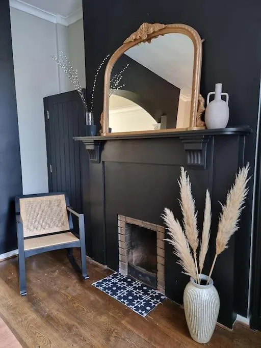 Spacious Victorian Property Belfast 0*,