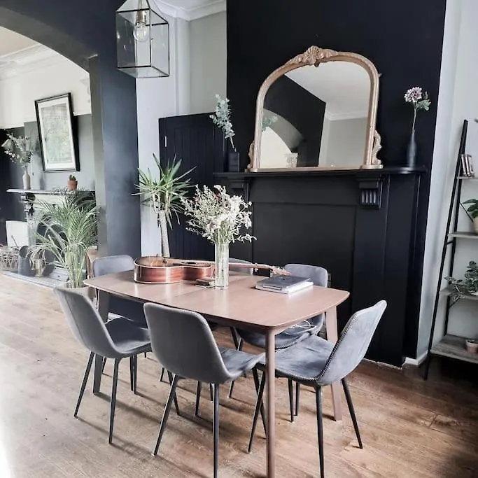 Spacious Victorian Property Belfast