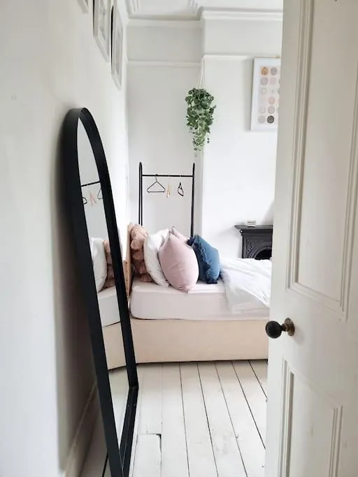 Spacious Victorian Property 贝尔法斯特